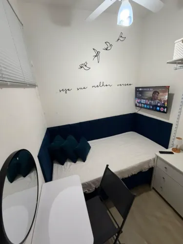 Alugo quarto individual para moças, incluso: TV, banheiro privativo, despesas, na Pampulha