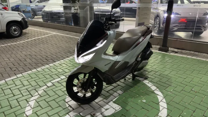 Pcx DLX baixo km