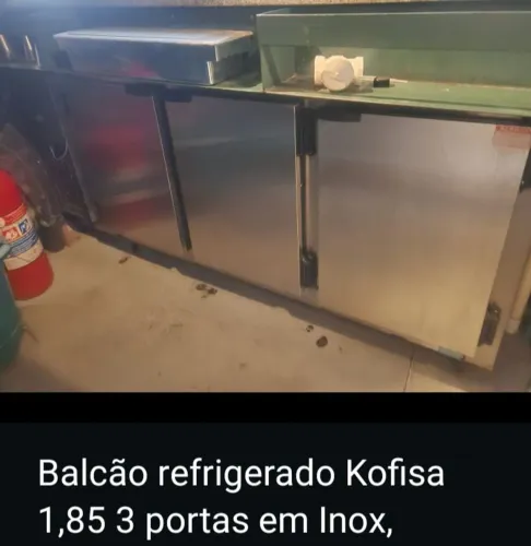 Balcão refrigerado de encosto 3 portas