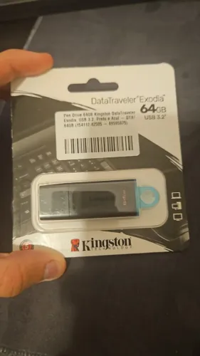 Pen Drive 64GB Kingston só 4 peças