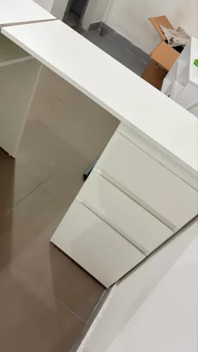 Vendo mesa e alguns itens para unha em gel. ?