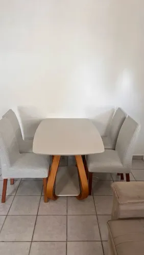 Mesa 4 cadeiras