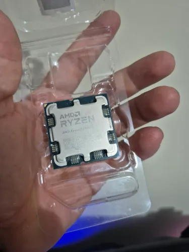 Ryzen 7 7800X3D 