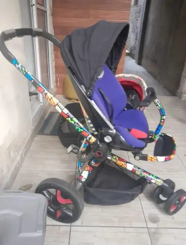 Carrinho de Bebê Quinny com Acessórios