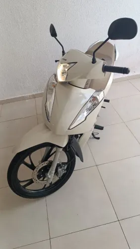 Biz com baixa kilometragem