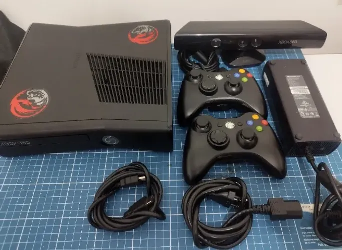 Xbox 360 Slim 1TB RGH3.0 Desbloqueado 150 Jogos e emuladores