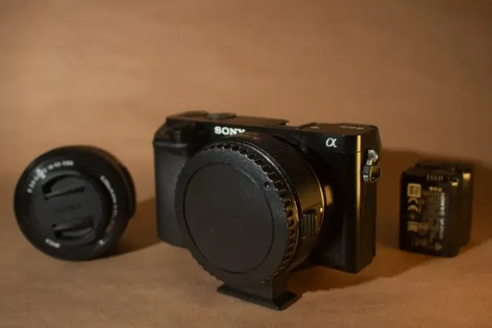 Sony A6000 + anel adaptador para lentes Canon