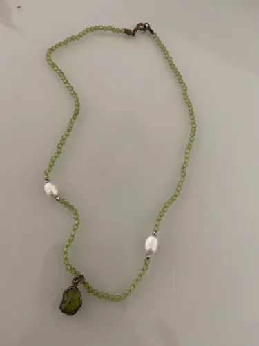 Colar peridoto natural, usado, em ótimo estado