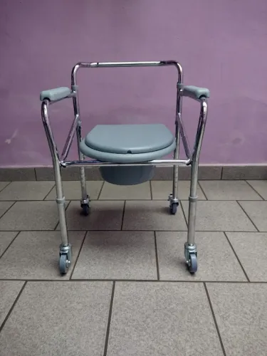 Cadeira de banho para idoso até 100 Kg, dobrável, com coletor, 4 rodas