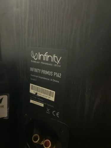 Caixas acústicas Infinity primos p162