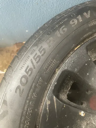 2 Pneus novíssimos aro 205/55 16r