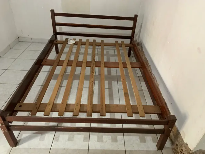 Cama casal e cama de criança madeira maciça