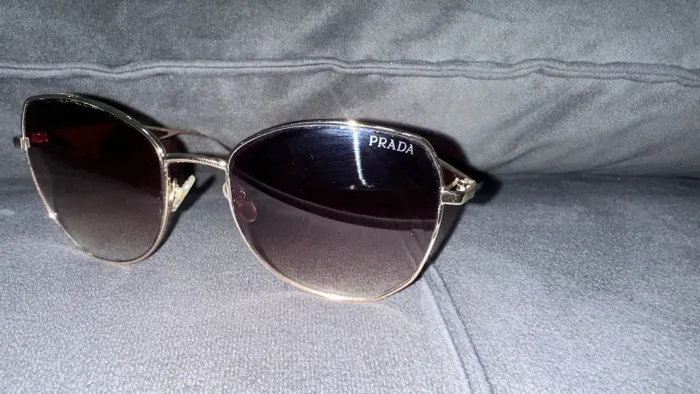 Óculos de Sol Prada Vintage Original - Dourado com Lente Marrom Degradê