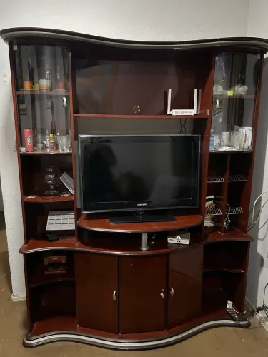 Estante Rack para TV em Mogno Escuro - Grande e Elegante
