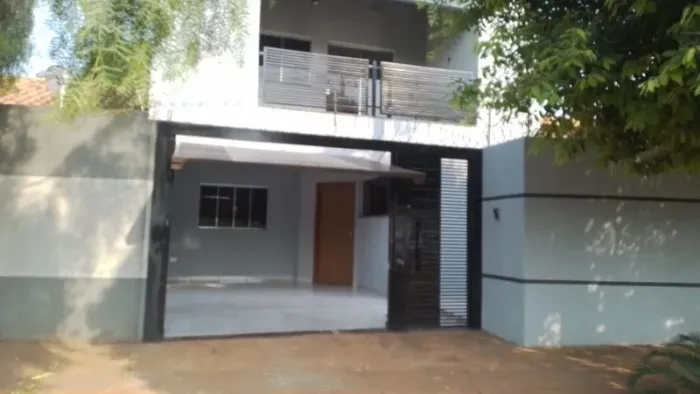 Casa com 4 Quarto(s) e 2 banheiro(s) para Alugar, 2300 m² por R$ 3040 / Mês