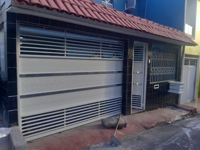 Portão de alumínio