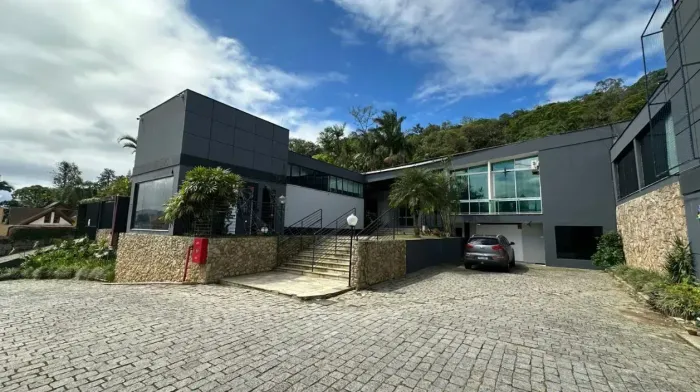 Sala Comercial para aluguel com 67 metros quadrados em Boa Vista - Joinville - SC