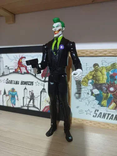 Coringa 30cm original marca Hasbro 