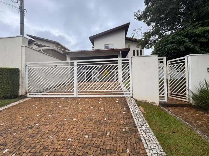 Casa de Condomínio com 3 Quartos e 4 banheiros à Venda, 229 metros