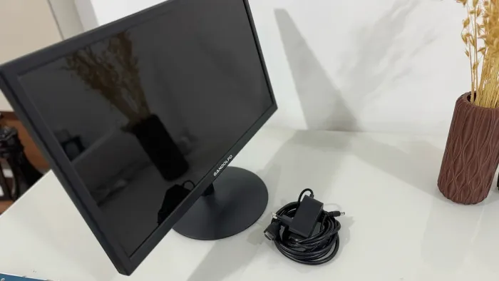 Monitor Gandalf 20? usado