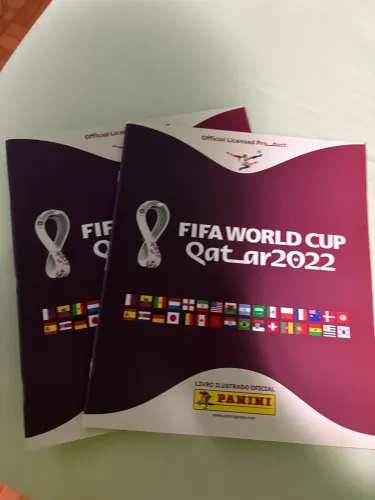 Álbum da copa do mundo 2022 capa molhe
