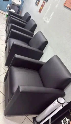 Poltronas em top couro Rs 360 ,00 pagamento no ato da entrega contato 98- *