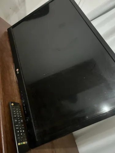 TV Monitor LG 28" (Modelo 28LN500) + Controle - Preço de Desapego