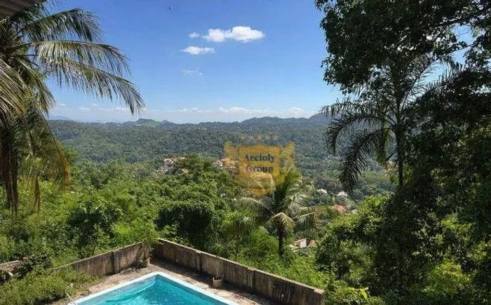 Casa com 3 dormitórios para alugar, 152 m² por R$ 5.498,78/mês - Pendotiba - Niterói/RJ