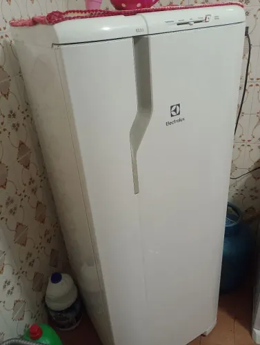 Geladeira / Refrigerador Cycle Defrost Electrolux RE31
