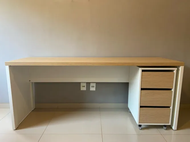 MESA ESCRITÓRIO 1,80M COM GAVETEIRO 3 GAVETAS 100% MDF
