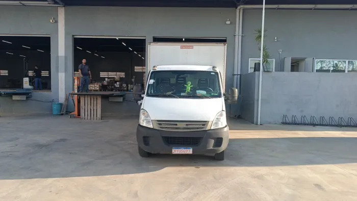Serviço de transporte de mudança e fretes