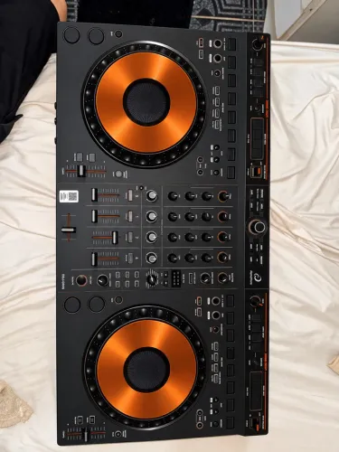 VENDE-SE CONTROLADORA DJ PIONEER/ ALPHA THETA DDJ-GRV6 SEMI-NOVA /