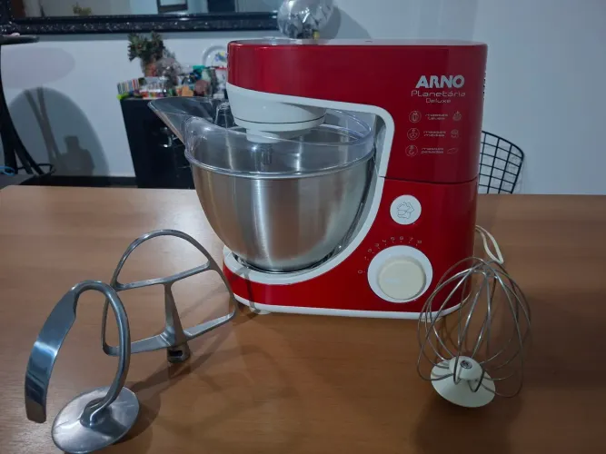 Batedeira Planetária Arno Deluxe Inox Vermelha - NOVA (Nunca Usada!)
