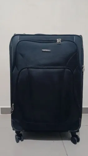 Mala de Viagem Samsonite Preta com Rodinhas e Cadeado de Segredo
