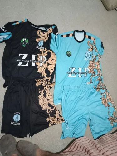 Uniformes de futebol