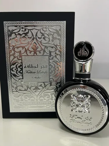 Fakhar black