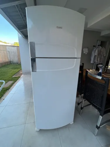 Vende-se Geladeira Cônsul - 425lt
