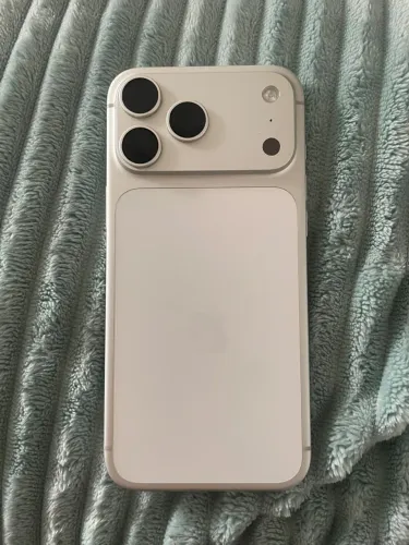 iPhone 17 promax 