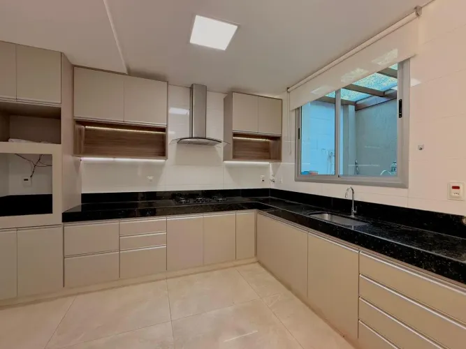 Casa em Condomínio para Venda em Contagem, Centro, 3 dormitórios, 1 suíte, 3 banheiros, 2