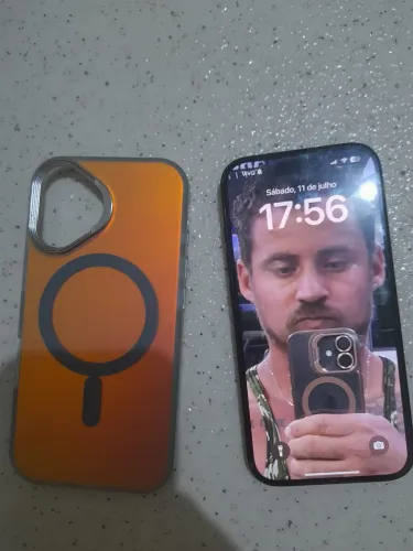 Vendo um ifhone 16 com 7 meses de uso