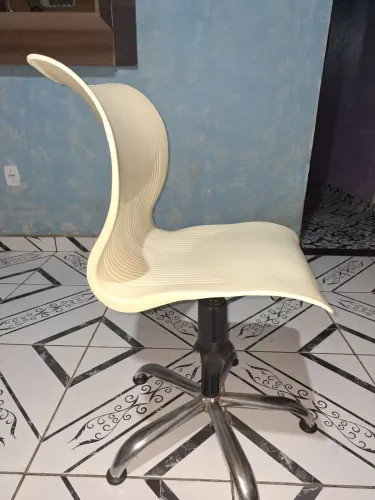 Vende-se  cadeira giratória 