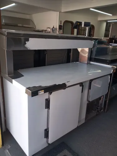 NZ. Balcão de serviço refrigerado com condimentador refrigerado inox 1,50m