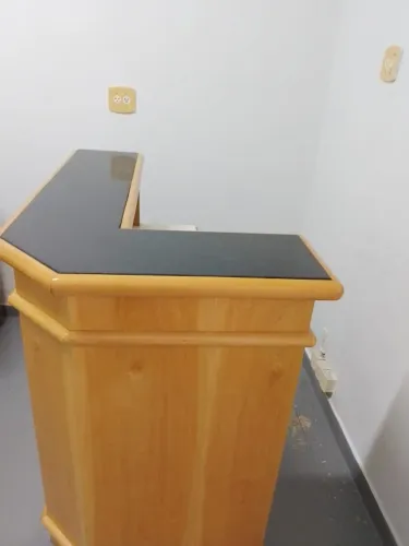 Bancada em L para recepeção