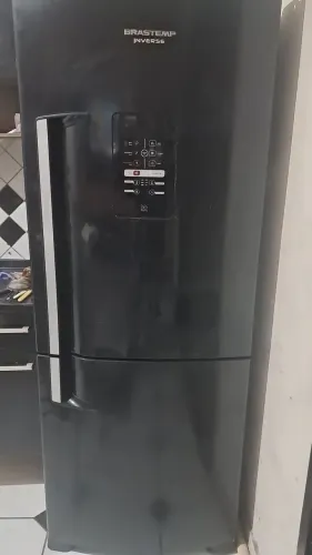 Faço conserto de geladeiras e frizer 
