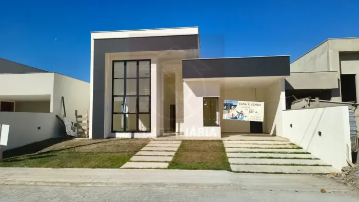 Casa em condomínio fechado em Araruama/RJ
