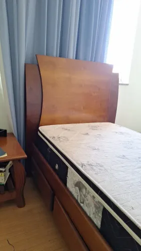 Cama solteiro com colchão