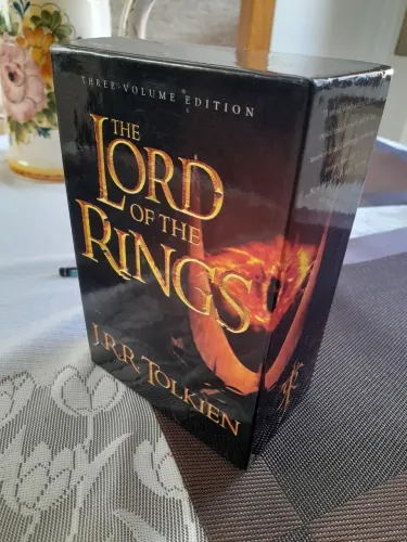 Livros Senhor dos Anéis coleção 3 volumes em inglês 