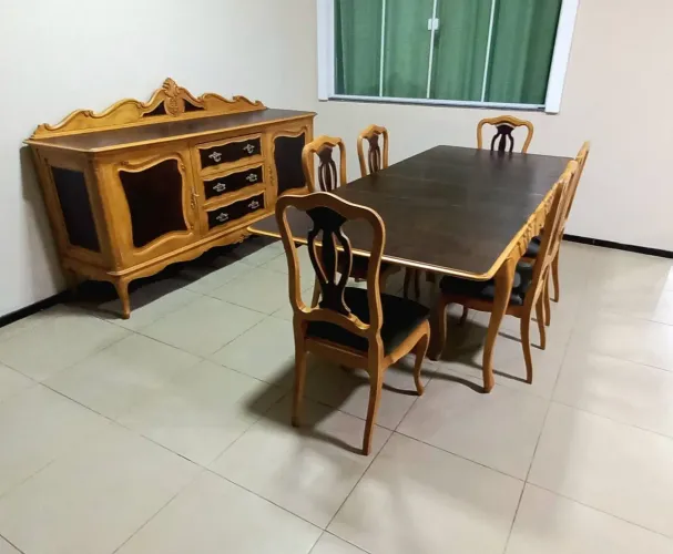 Mesa de Jantar + Buffet