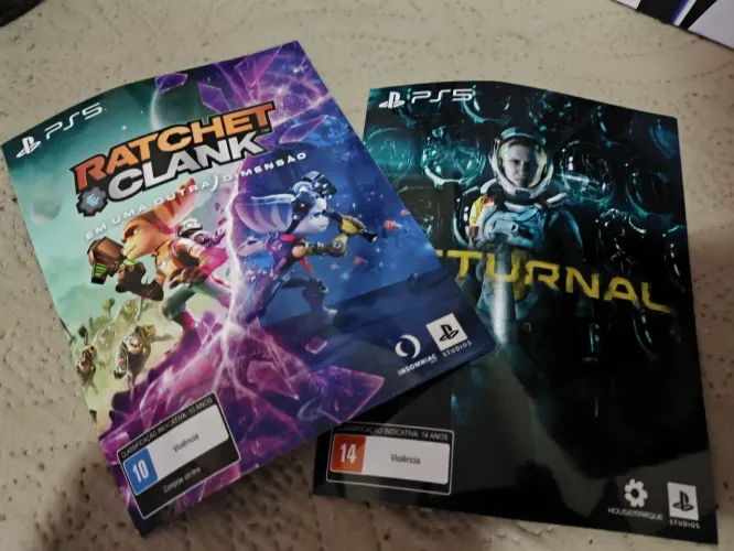 Vendo dois jogos Ps5 Ratchet Clank e Returnal