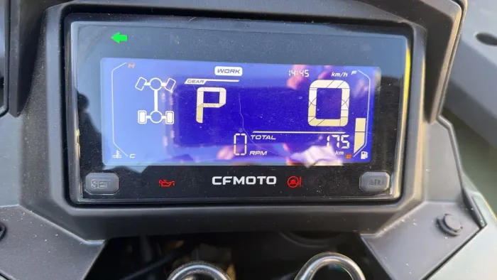 Quadriciclo Touring 625 CForce 2026